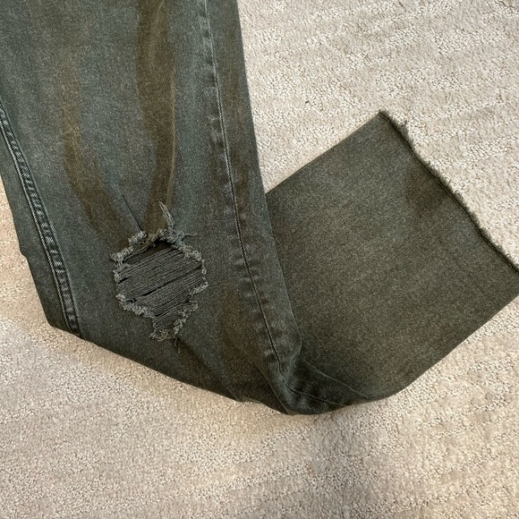 Cleo + Wolf High Rise Distressed Knee Slim Stretch Straight Jean (OLIVE) - Picture 4 of 5